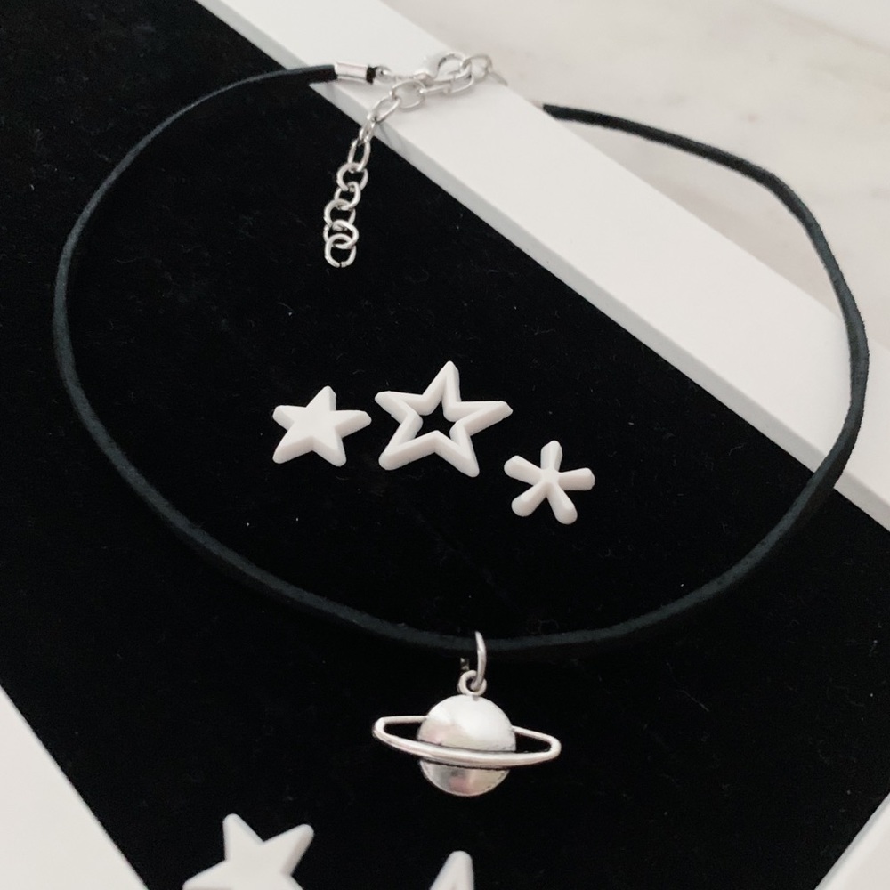 Saturn Choker